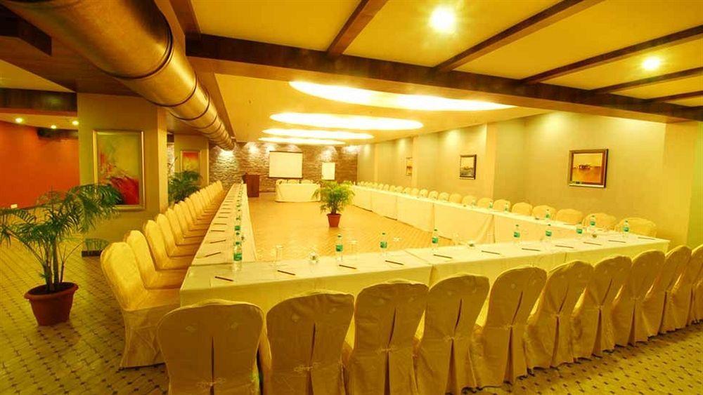 Sai Palace Hotel Bombaim Exterior foto