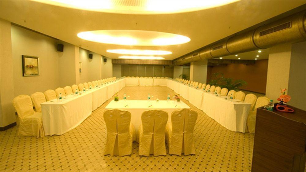 Sai Palace Hotel Bombaim Exterior foto